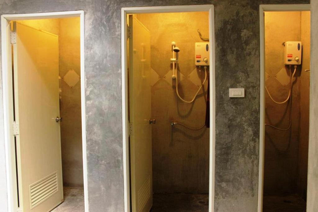 Tid Tarad Hostel Huahin Szoba fotó